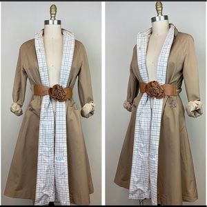 Vintage Taupe Trench-coat w/ Plaid Lining